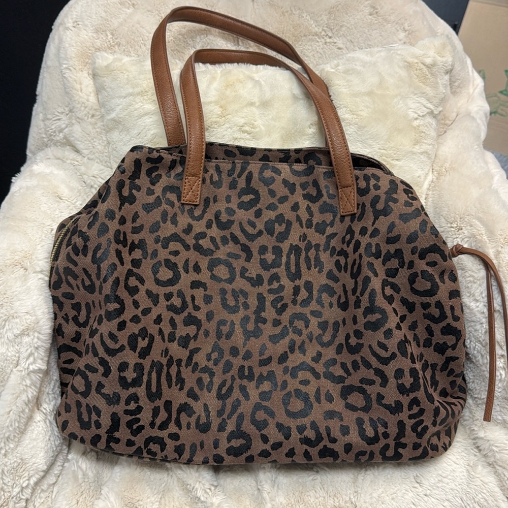 Buckle Tote Leopard